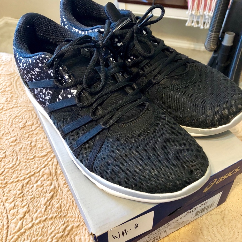 ASICS gel-fit Yui shoe size 11